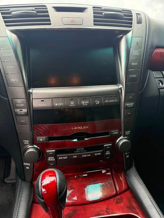 2009 Lexus LS 4th Gen - Image 5 of 11