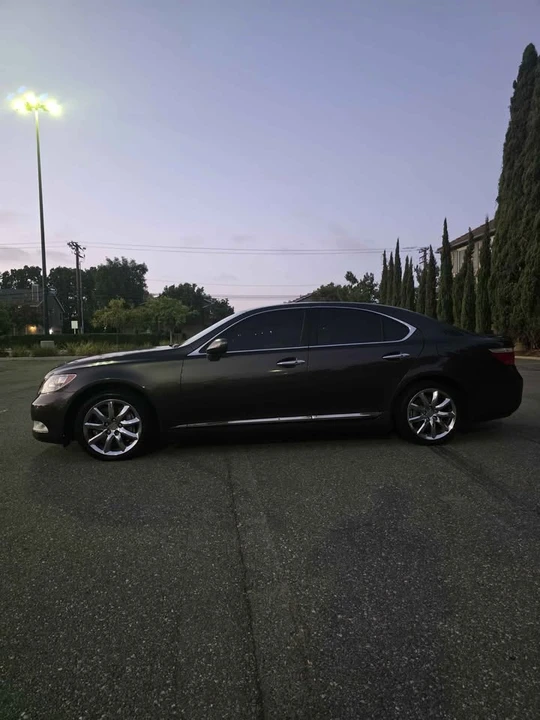 2009 Lexus LS 4th Gen - Image 4 of 20