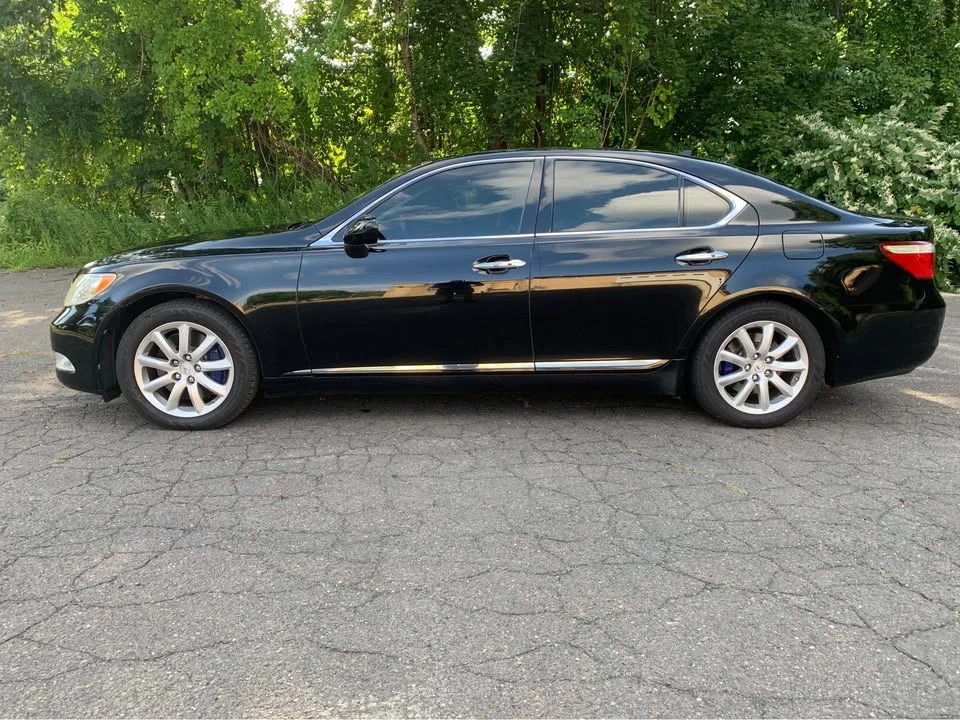 2009 Lexus LS 4th Gen - Image 5 of 8