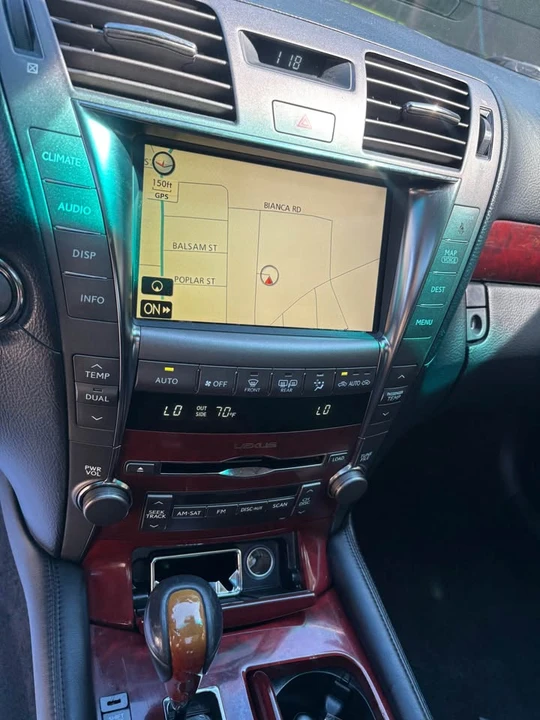 2009 Lexus LS 4th Gen - Image 14 of 19