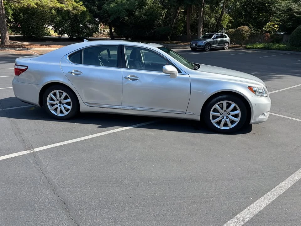 2009 Lexus LS 4th Gen - Image 3 of 19
