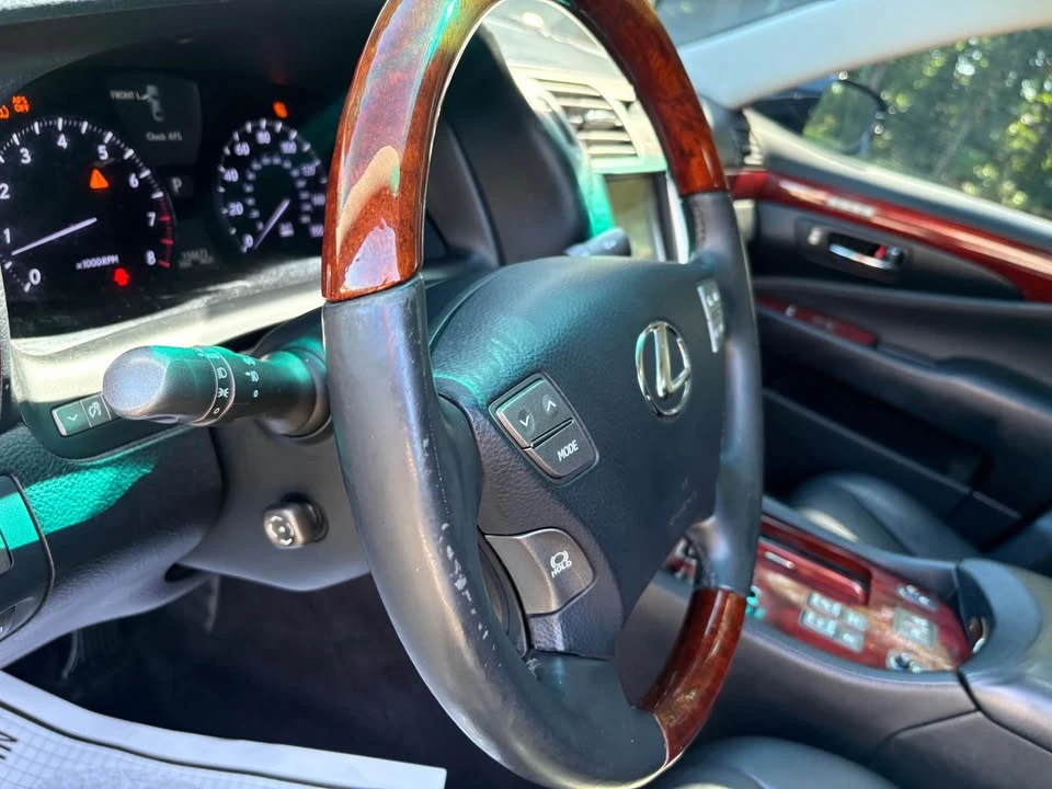2009 Lexus LS 4th Gen - Image 16 of 19