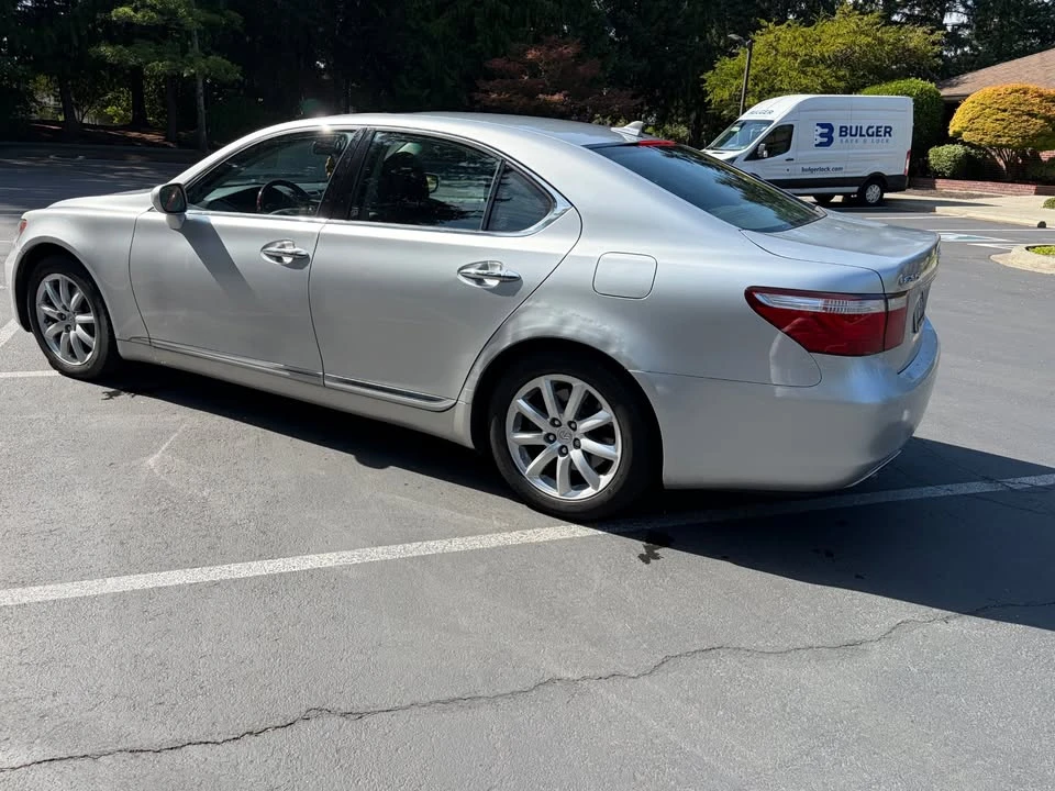 2009 Lexus LS 4th Gen - Image 17 of 19