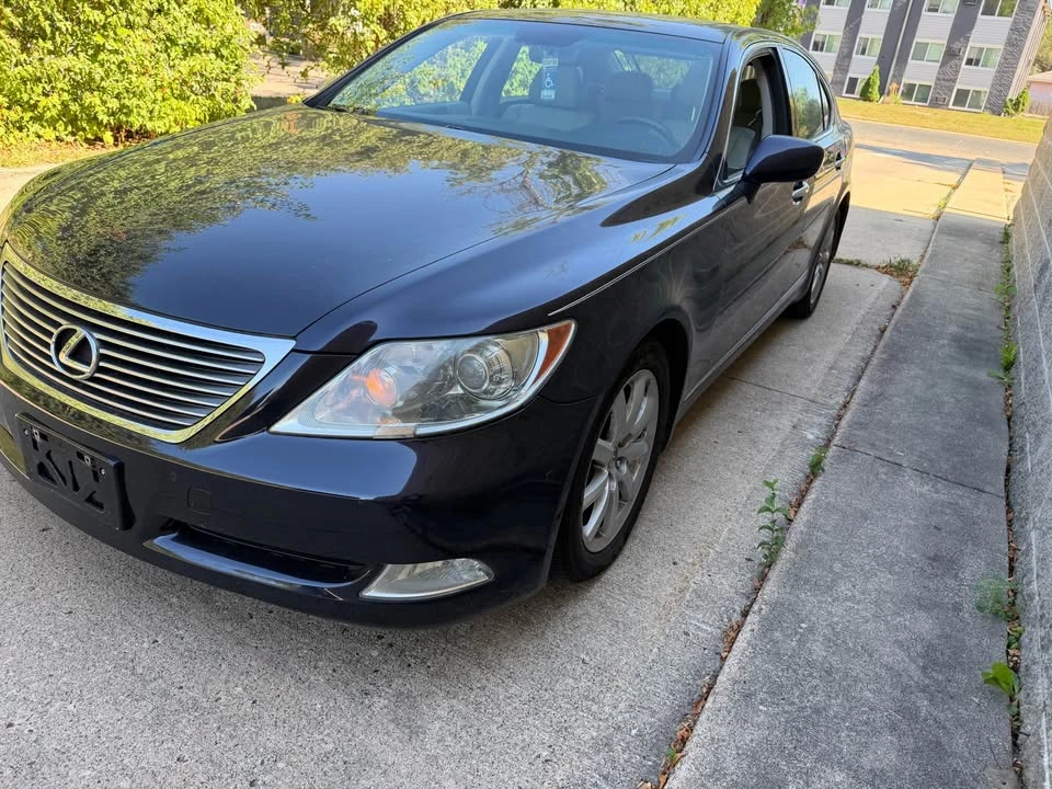 2009 Lexus LS 4th Gen - Image 2 of 20