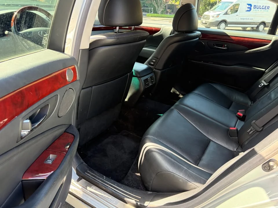 2009 Lexus LS 4th Gen - Image 8 of 19