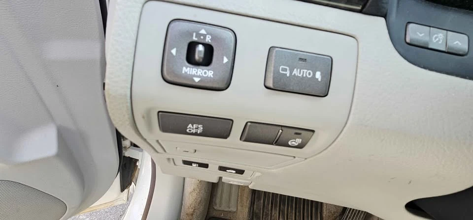 2009 Lexus LS 4th Gen - Image 4 of 8