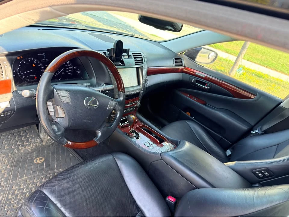 2009 Lexus LS 4th Gen - Image 5 of 10