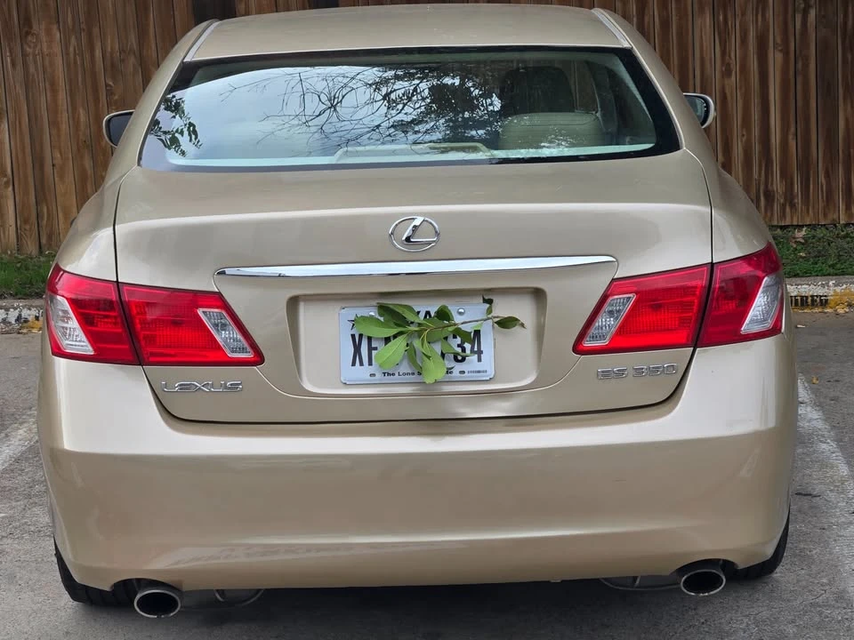 2009 Lexus LS 4th Gen - Image 2 of 5