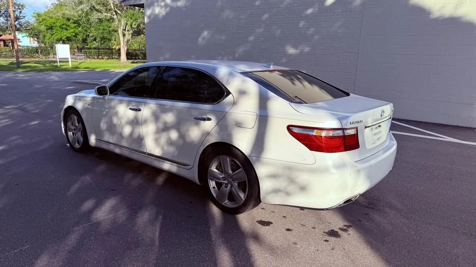 2009 Lexus LS 4th Gen - Image 5 of 16