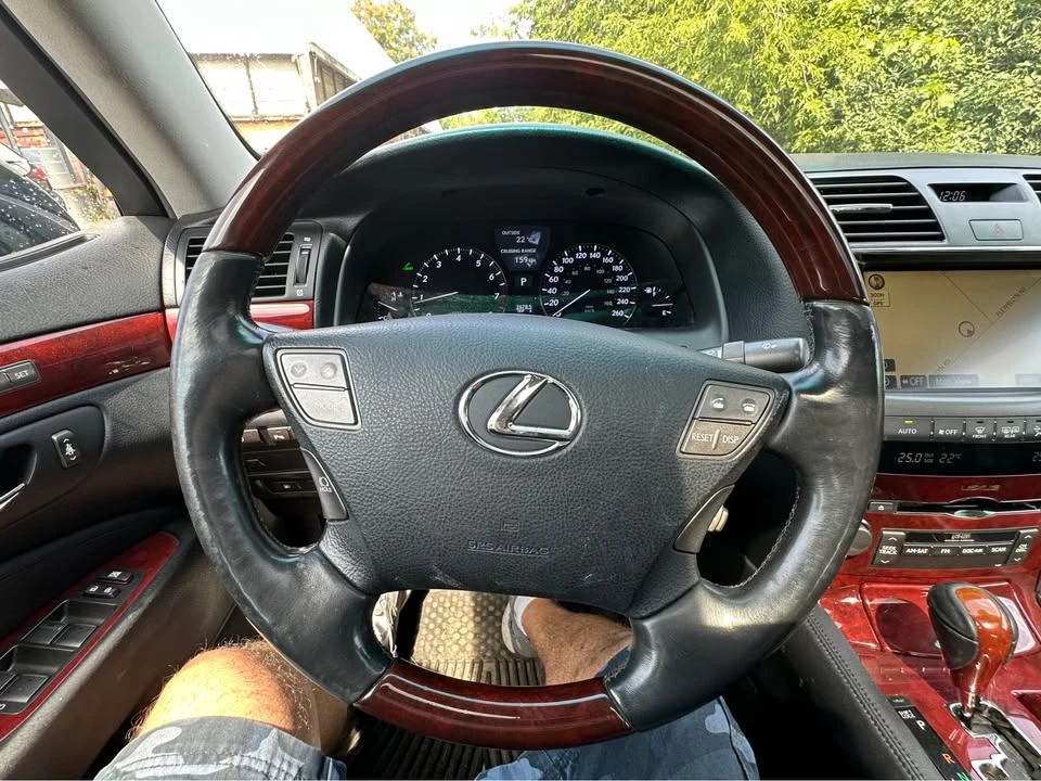 2009 Lexus LS 4th Gen - Image 10 of 14