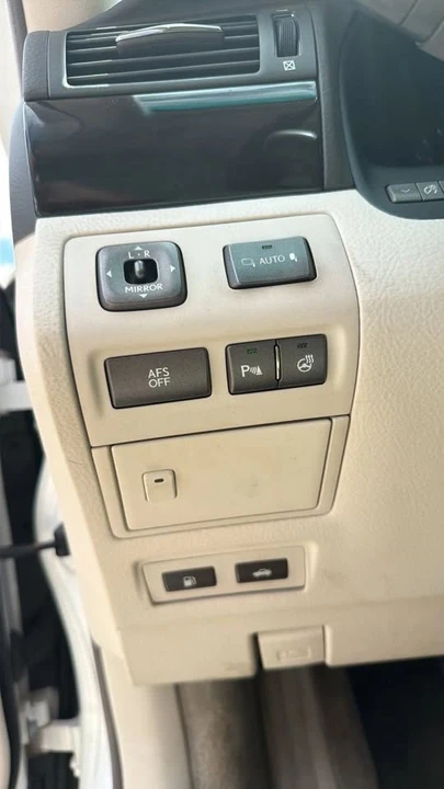 2009 Lexus LS 4th Gen - Image 11 of 19