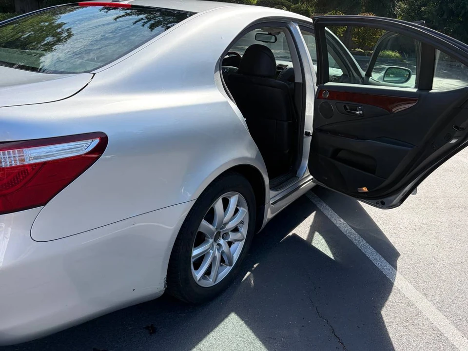 2009 Lexus LS 4th Gen - Image 8 of 22