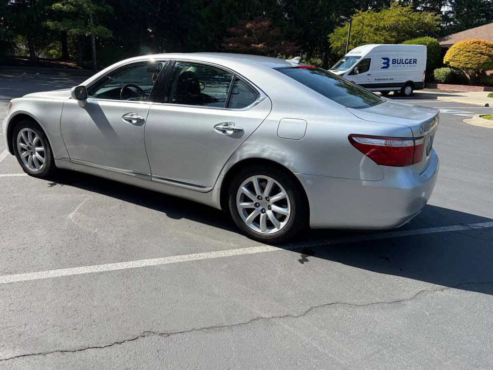 2009 Lexus LS 4th Gen - Image 14 of 22