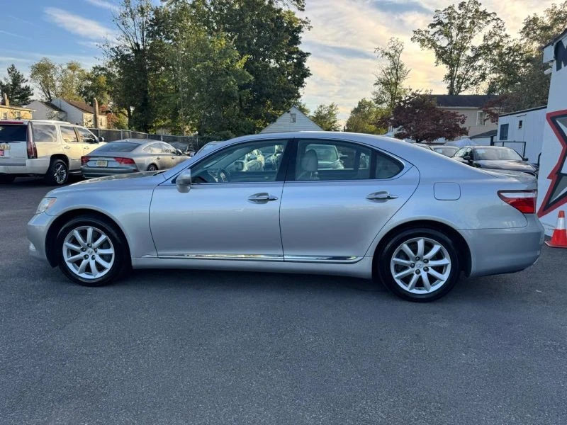 2009 Lexus LS 4th Gen - Image 4 of 12