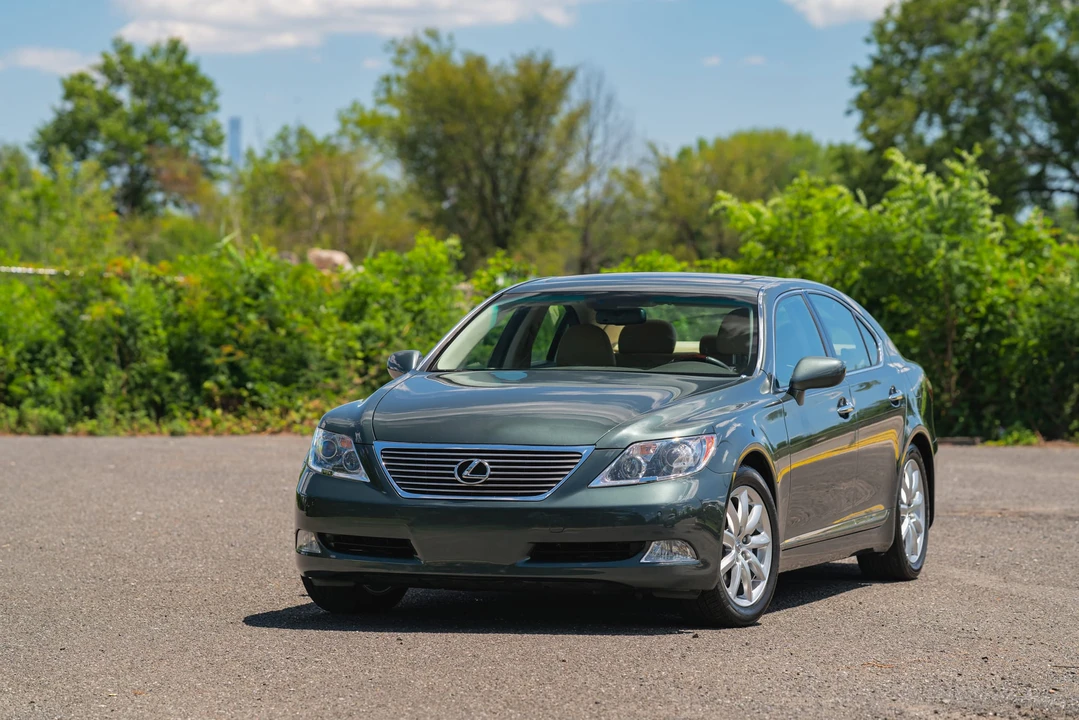 2009 Lexus LS 4th Gen - Image 4 of 31
