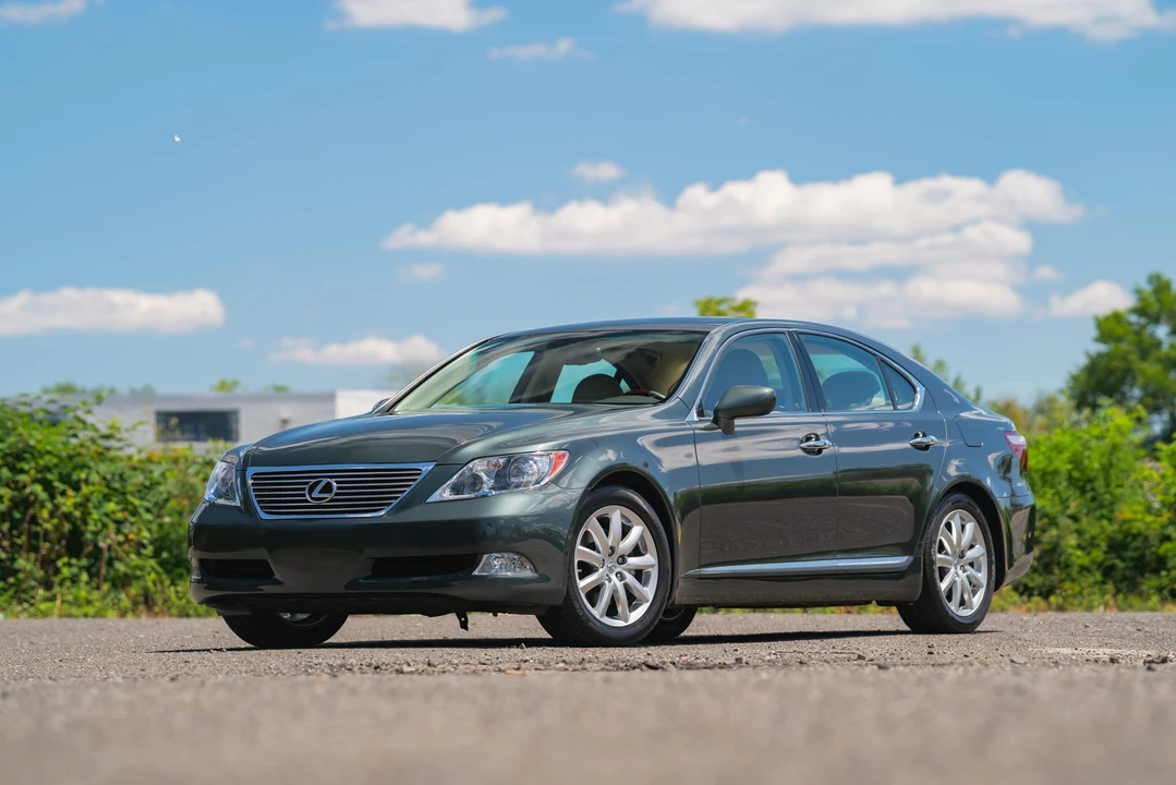 2009 Lexus LS 4th Gen - Image 3 of 31