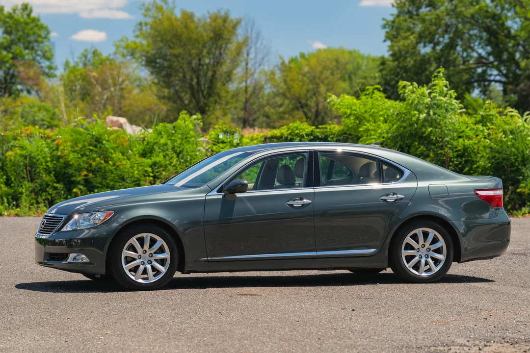 2009 Lexus LS 4th Gen - Image 21 of 31