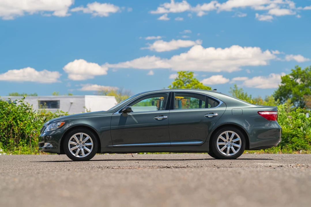 2009 Lexus LS 4th Gen - Image 20 of 31