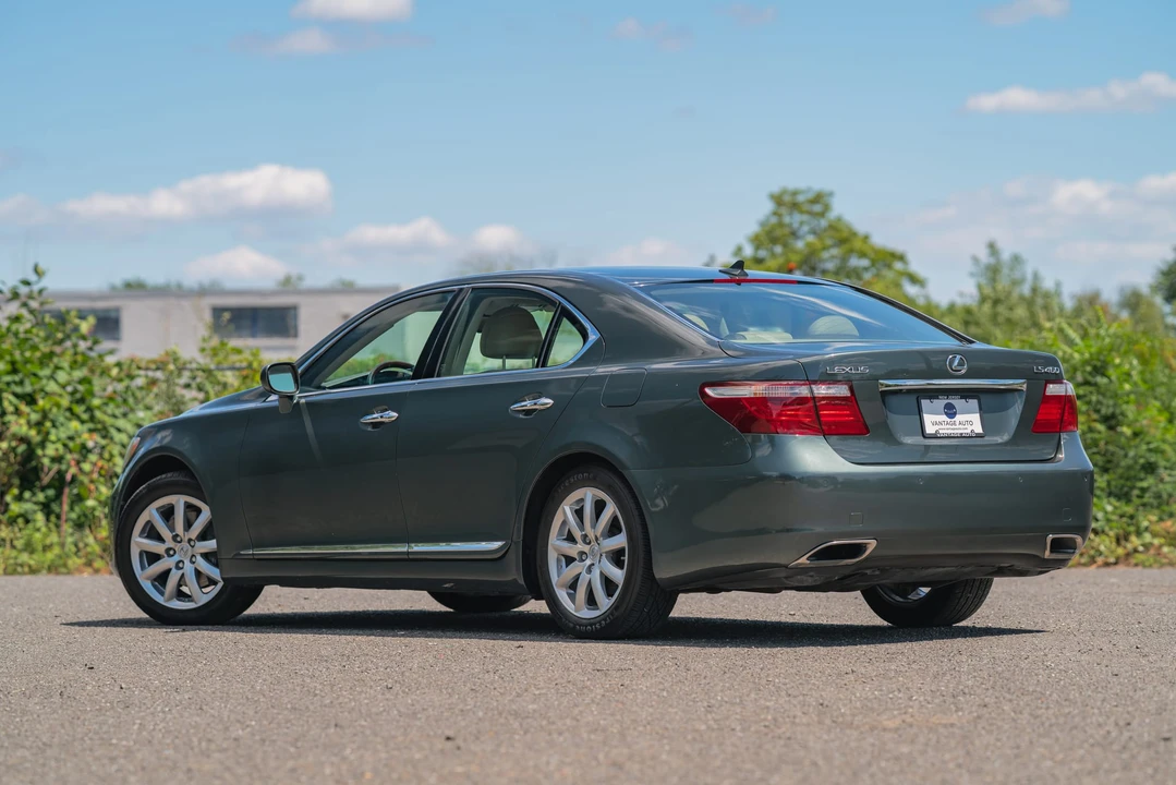 2009 Lexus LS 4th Gen - Image 18 of 31