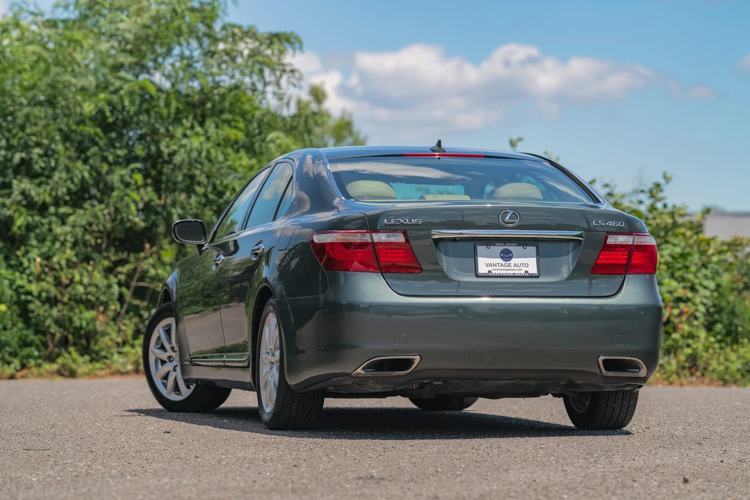 2009 Lexus LS 4th Gen - Image 16 of 31