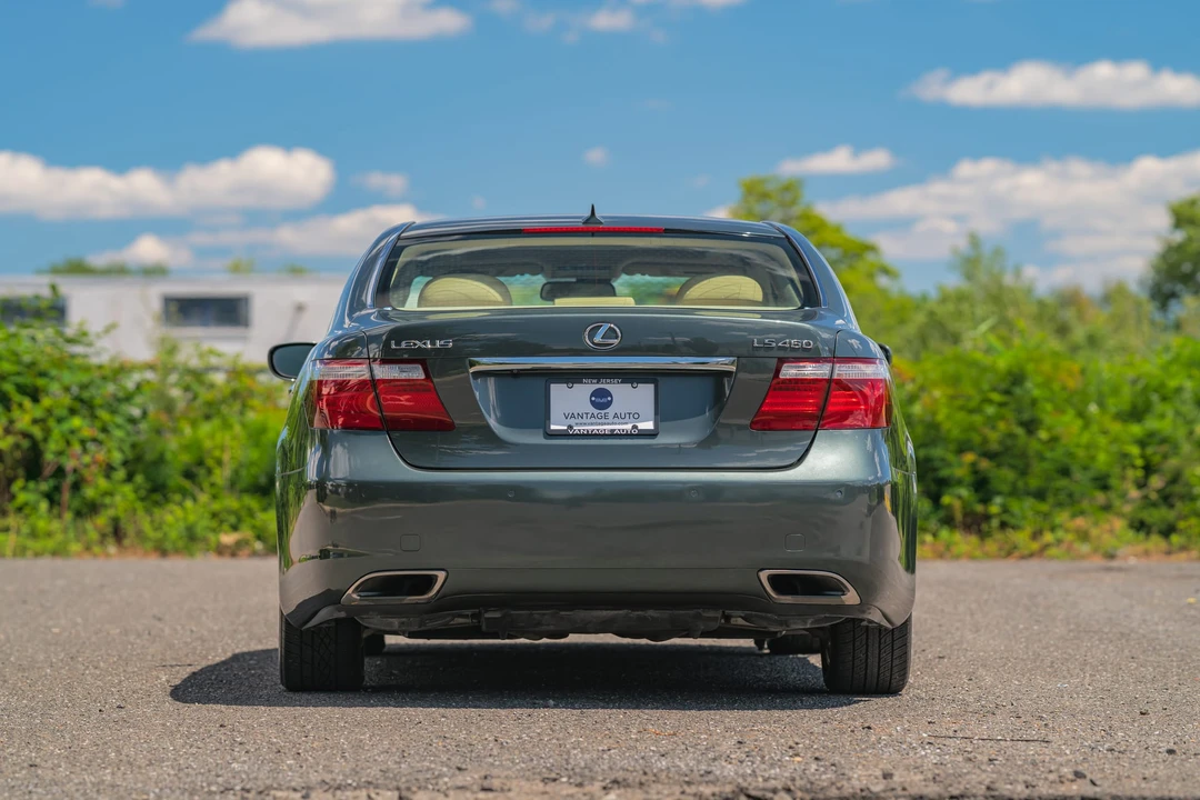 2009 Lexus LS 4th Gen - Image 15 of 31