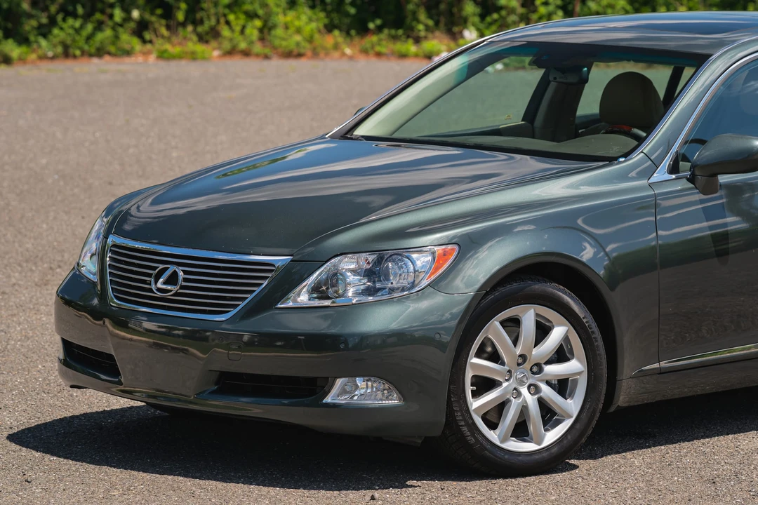 2009 Lexus LS 4th Gen - Image 22 of 31