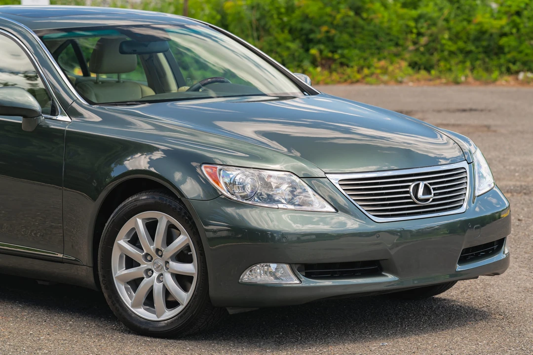 2009 Lexus LS 4th Gen - Image 23 of 31