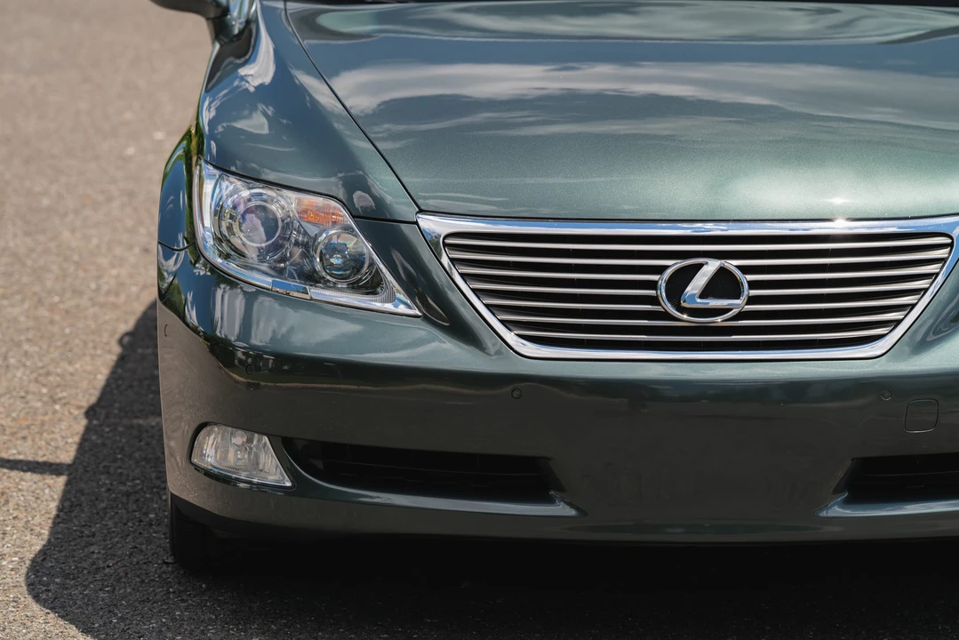 2009 Lexus LS 4th Gen - Image 24 of 31
