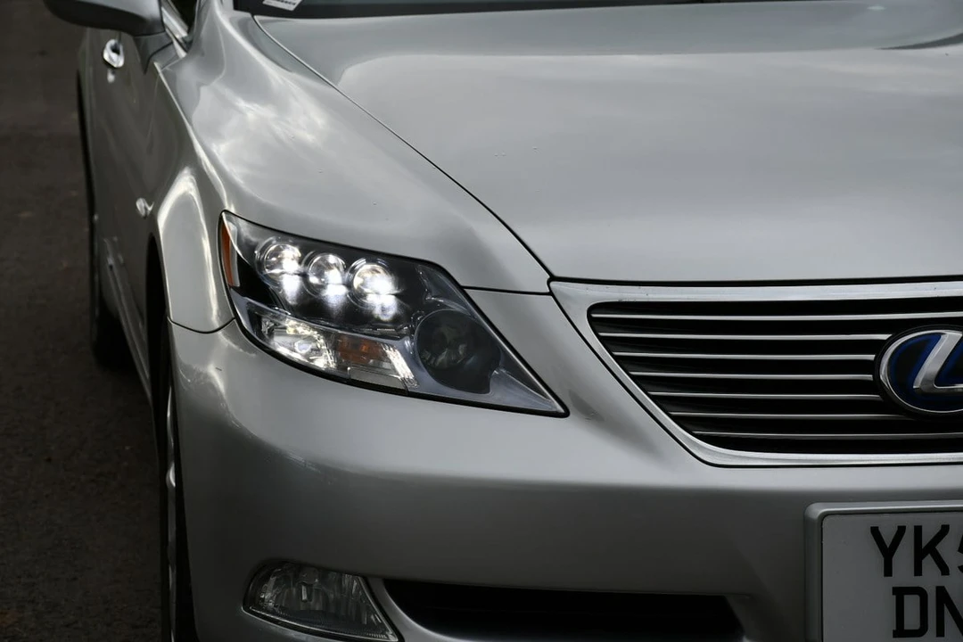 2009 Lexus LS 4th Gen - Image 13 of 30