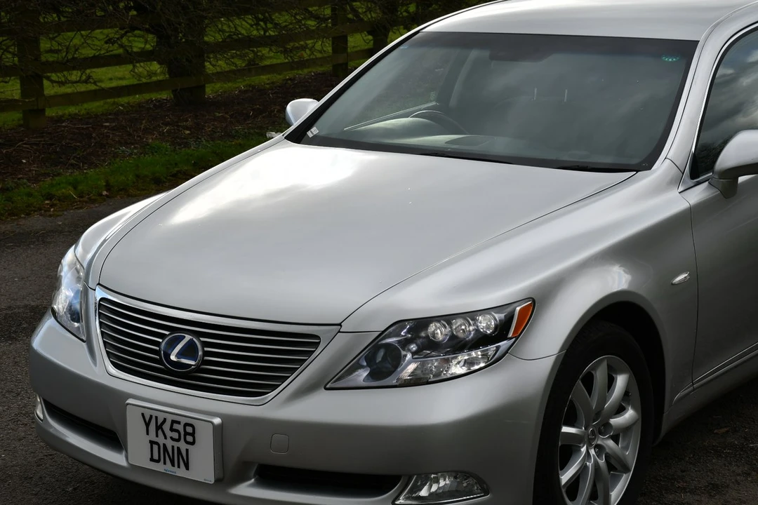 2009 Lexus LS 4th Gen - Image 11 of 30