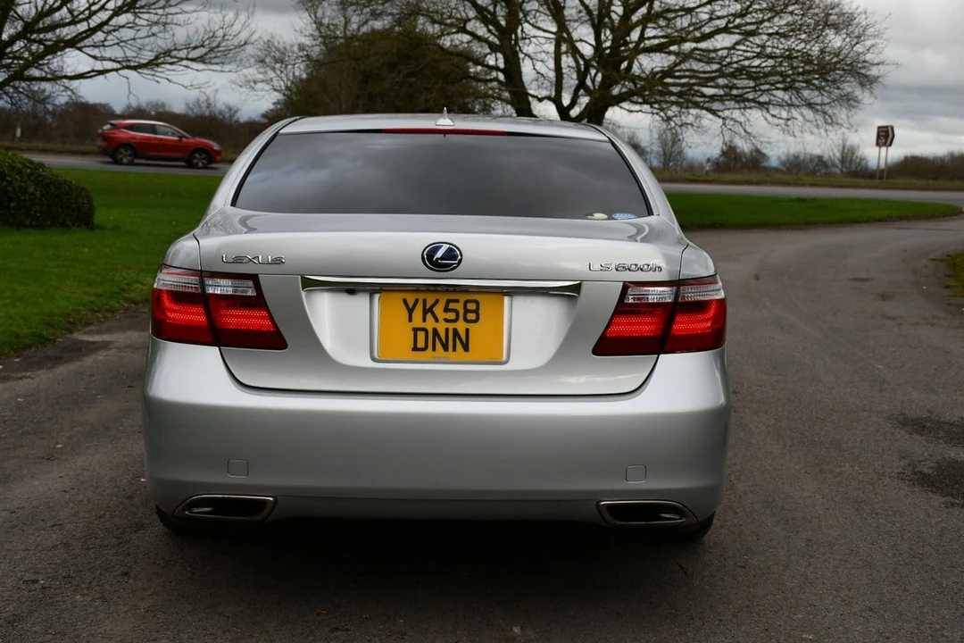 2009 Lexus LS 4th Gen - Image 23 of 30