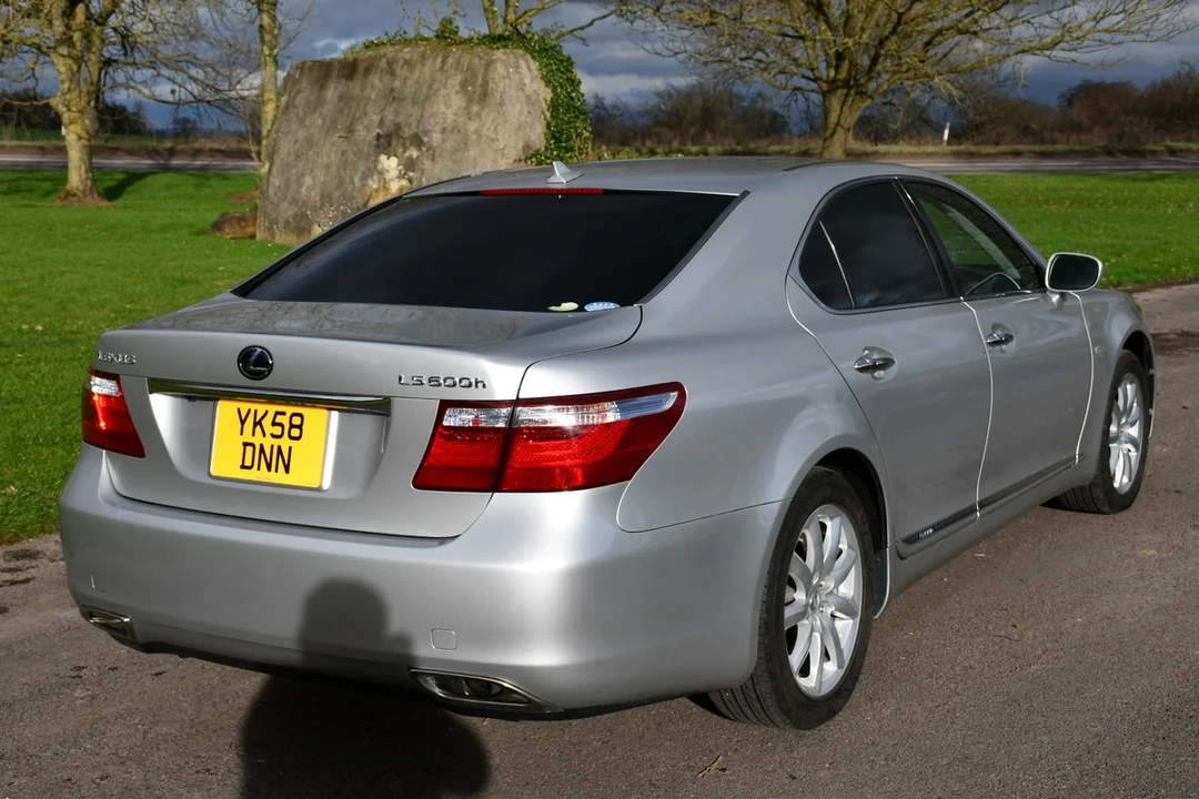 2009 Lexus LS 4th Gen - Image 29 of 30