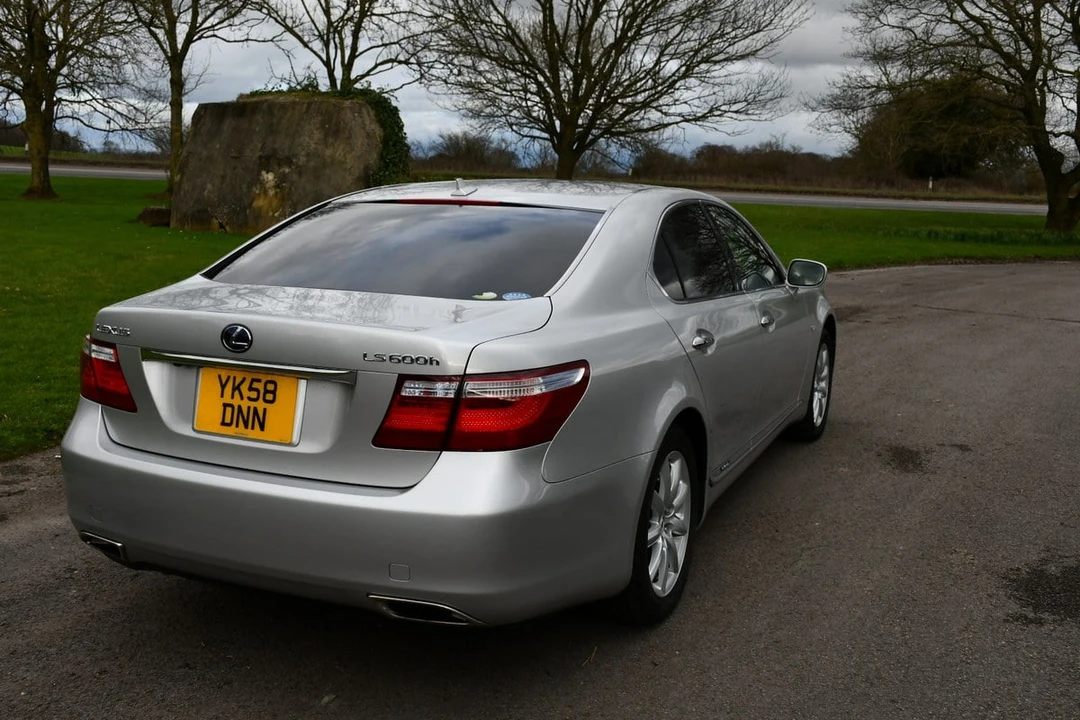2009 Lexus LS 4th Gen - Image 22 of 30