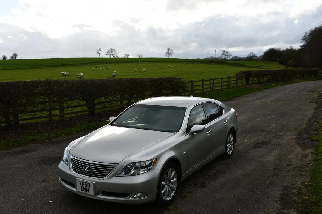 2009 Lexus LS 4th Gen - Image 28 of 30