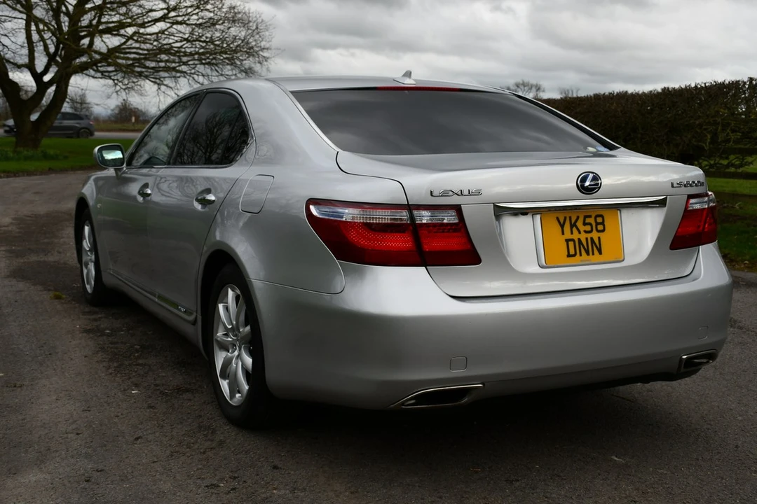 2009 Lexus LS 4th Gen - Image 3 of 30