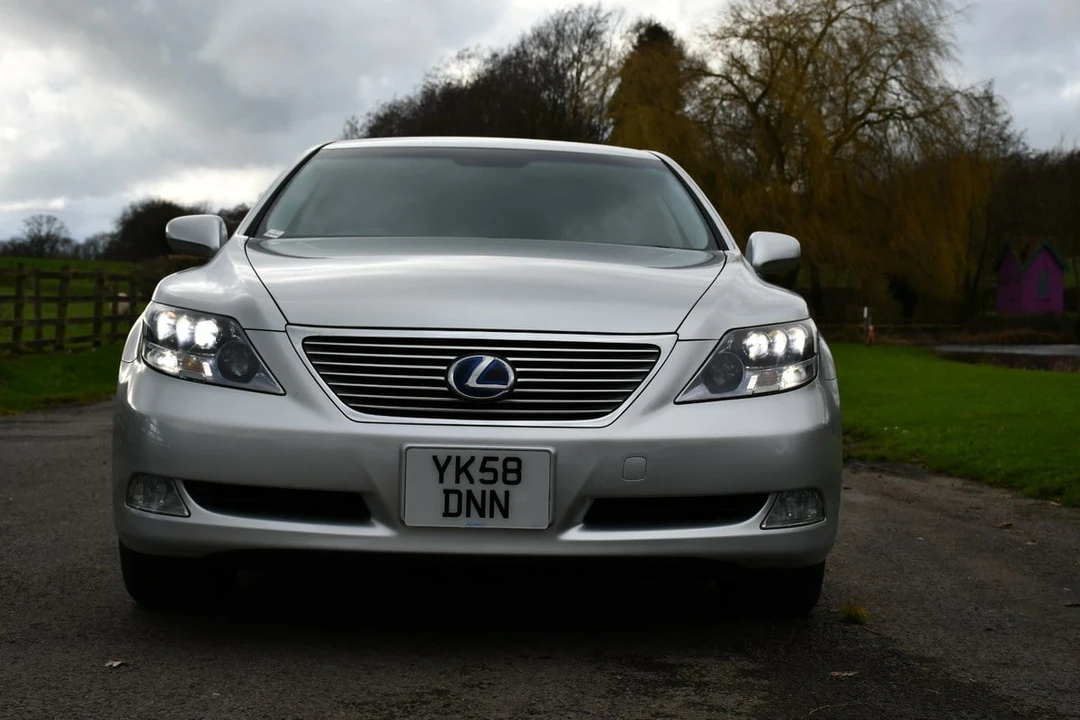 2009 Lexus LS 4th Gen - Image 26 of 30