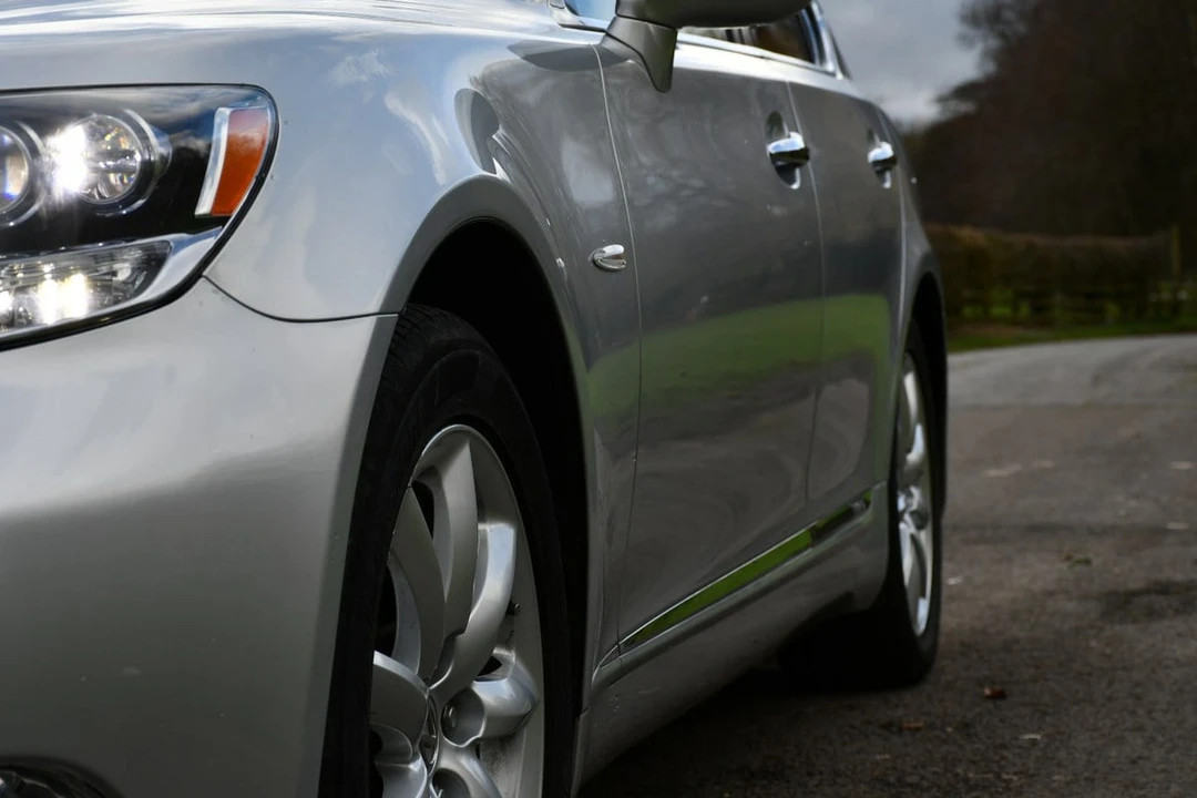 2009 Lexus LS 4th Gen - Image 14 of 30