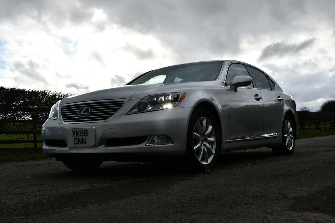 2009 Lexus LS 4th Gen - Image 27 of 30