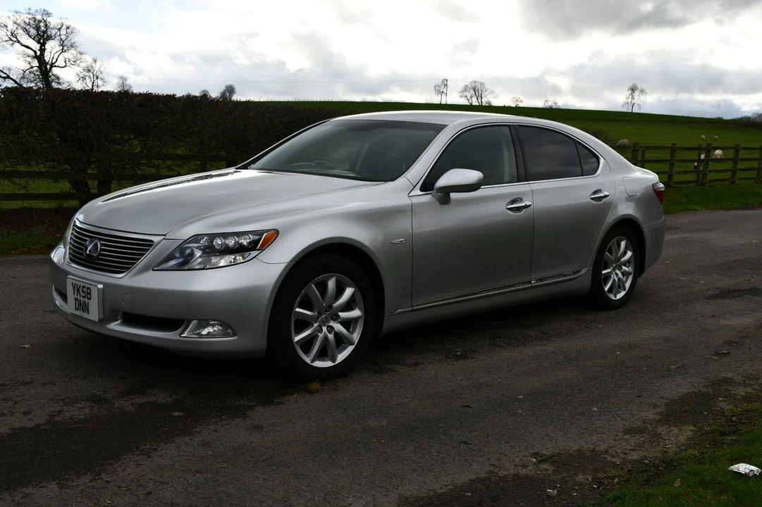 2009 Lexus LS 4th Gen - Image 19 of 30