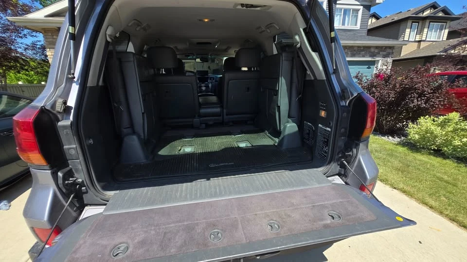 2009 Lexus LX 3rd Gen - Image 8 of 9