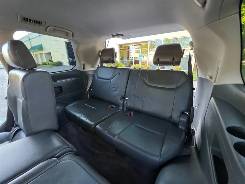 2009 Lexus LX 3rd Gen - Image 16 of 21