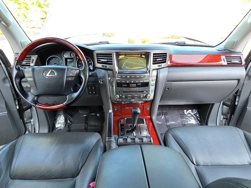 2009 Lexus LX 3rd Gen - Image 19 of 21