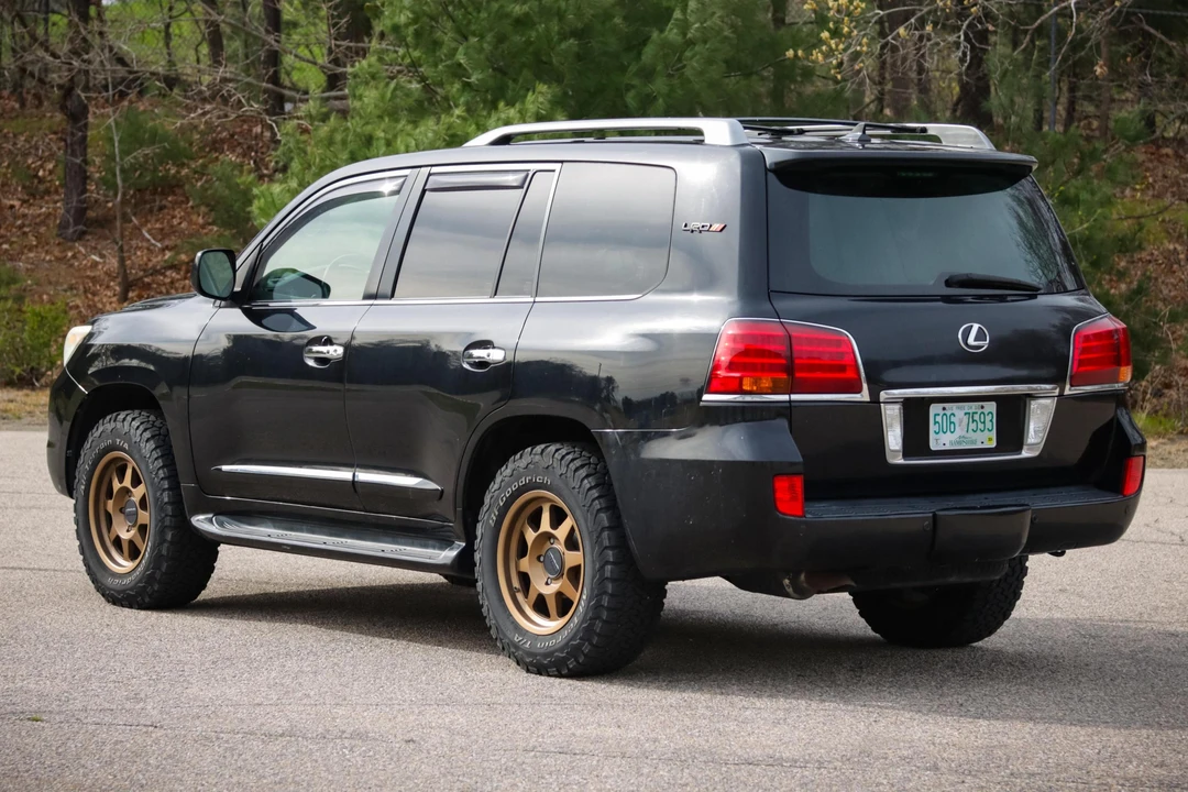 2009 Lexus LX 3rd Gen - Image 4 of 31