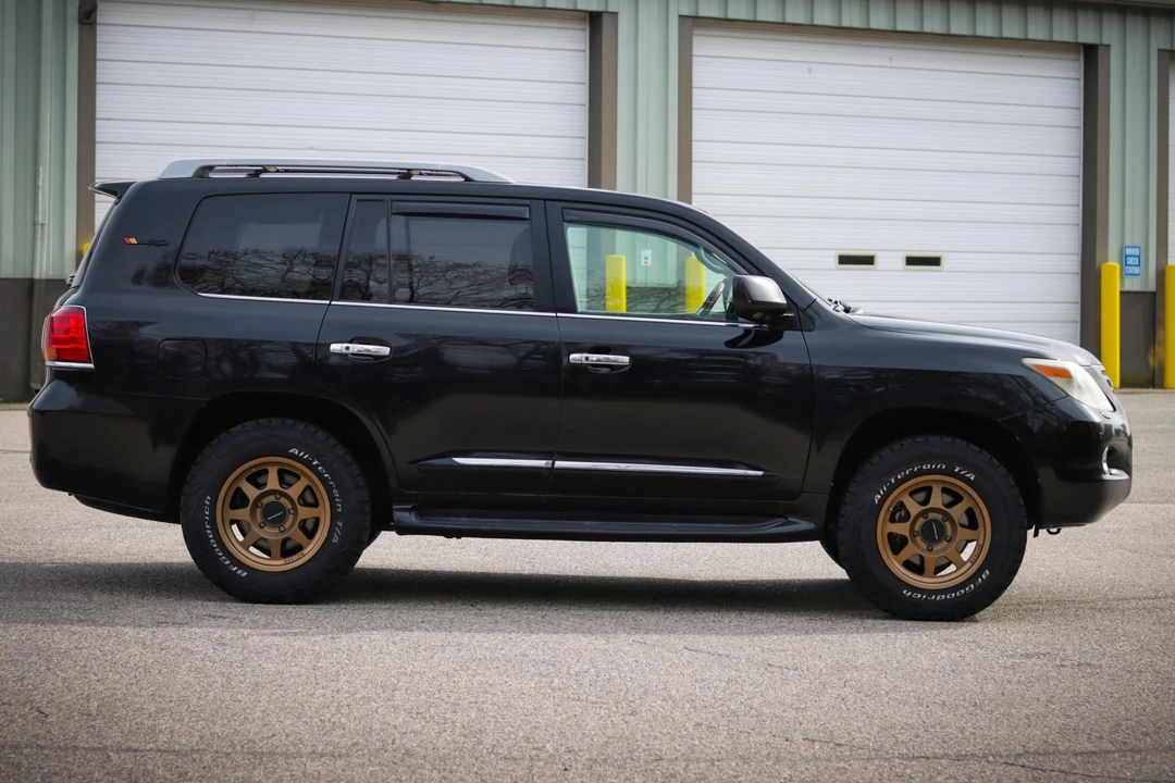 2009 Lexus LX 3rd Gen - Image 3 of 31