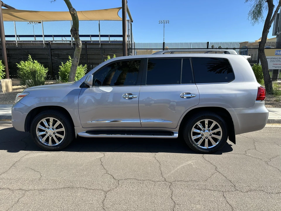 2009 Lexus LX 3rd Gen - Image 15 of 31