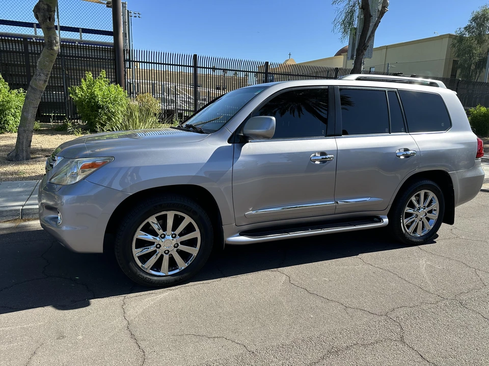2009 Lexus LX 3rd Gen - Image 12 of 31