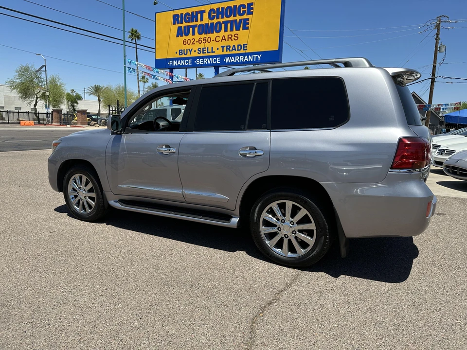 2009 Lexus LX 3rd Gen - Image 17 of 31