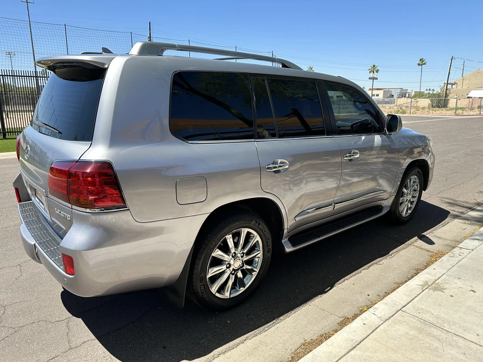 2009 Lexus LX 3rd Gen - Image 26 of 31
