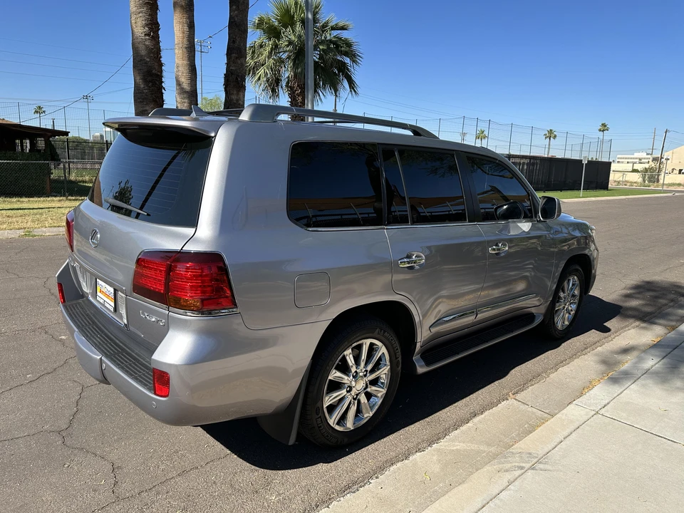 2009 Lexus LX 3rd Gen - Image 25 of 31