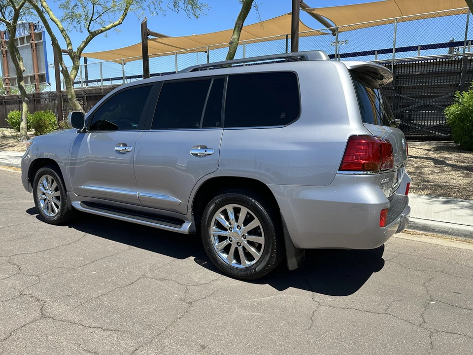 2009 Lexus LX 3rd Gen - Image 18 of 31